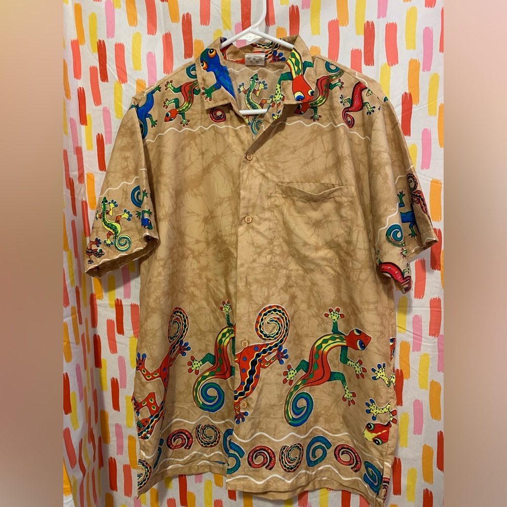 Colorful gecko short-sleeve, button-up shirt - Men’s Medium